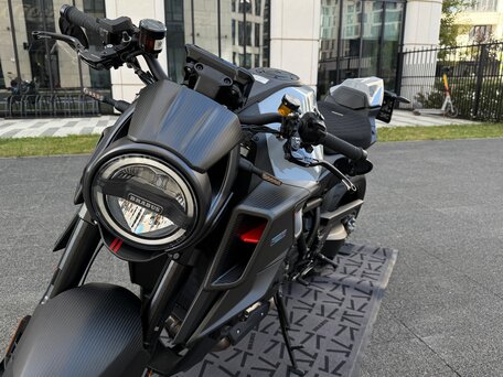 2026 Brabus 1300 R, серый, 2850000 рублей, вид 2