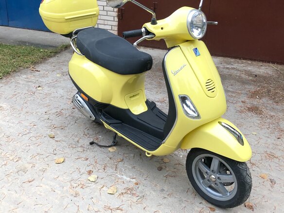 2011 Vespa LX 50, жёлтый