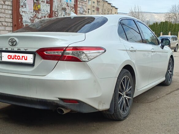2021 Toyota Camry VIII (XV70) Рестайлинг, белый, 3620000 рублей - вид 5