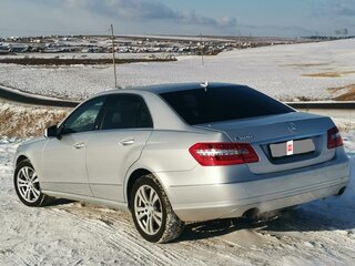 2009 Mercedes-Benz E-Класс 300 IV (W212, S212, C207), серебристый, 1420000 рублей, вид 4
