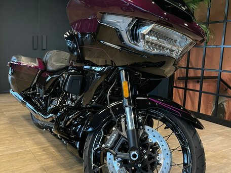 2025 Harley-Davidson CVO Road Glide, фиолетовый, 6500000 рублей, вид 4