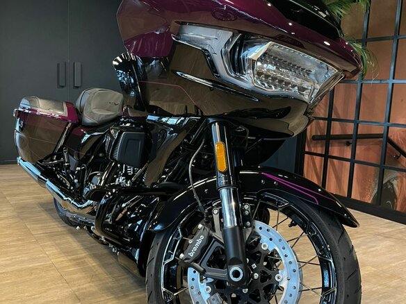 2025 Harley-Davidson CVO Road Glide, фиолетовый, 6500000 рублей - вид 3