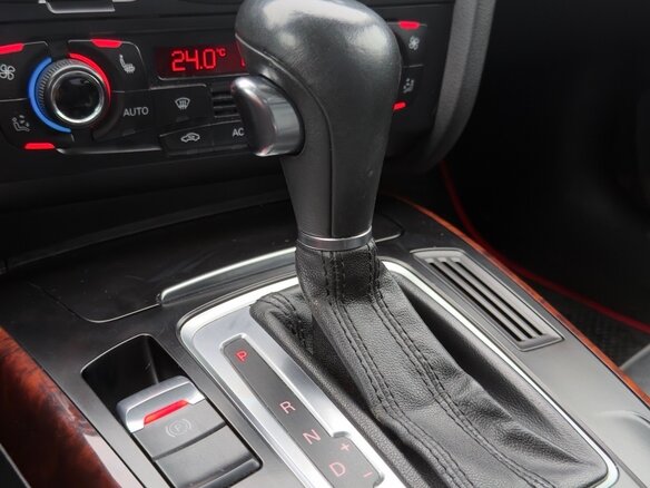 2009 Audi A4 IV (B8), красный, 740000 рублей - вид 11