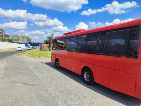 2009 Hyundai Aero Town, красный, 1450000 рублей, вид 2
