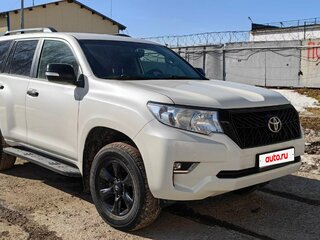 2018 Toyota Land Cruiser Prado 150 Series Рестайлинг 2, белый, 4000000 рублей, вид 3