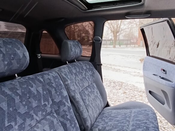 1998 Toyota Ipsum I (M10), серебристый, 500000 рублей - вид 20