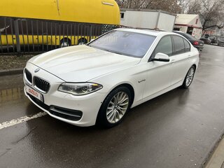2013 BMW 5 серии M550d xDrive VI (F10/F11/F07) Рестайлинг, белый, 3500000 рублей, вид 1