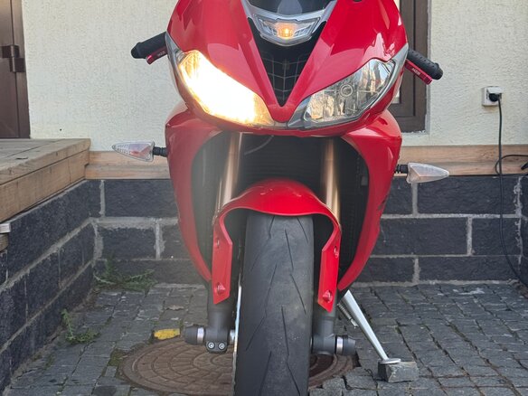 2014 Triumph Daytona 675, красный, 899000 рублей - вид 9