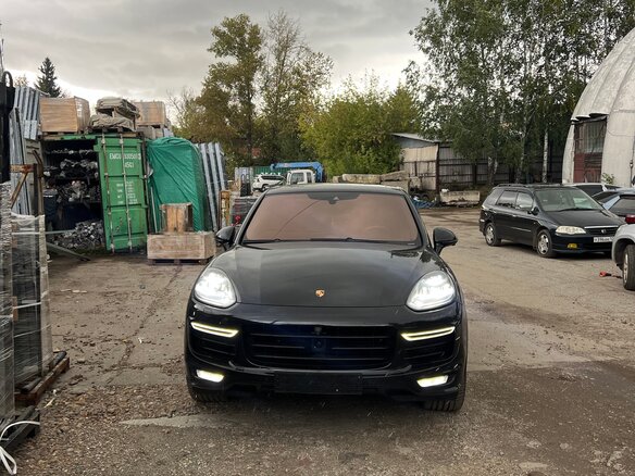 2016 Porsche Cayenne Turbo S II Рестайлинг (958), чёрный, 5900000 рублей - вид 1
