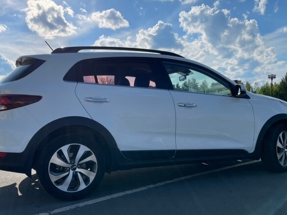 2018 Kia Rio X-Line IV, белый, 1500000 рублей - вид 3