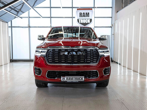 2026 Ram 1500 Crew Cab V Рестайлинг, красный, 10490000 рублей - вид 4