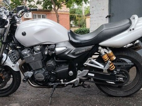 2011 Yamaha XJR1300, белый, 650000 рублей, вид 2