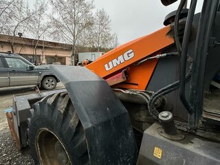 2021 UMG TLB935, красный, 5555555 рублей, вид 2