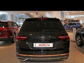 2021 Volkswagen Tiguan II Рестайлинг, чёрный, 4000000 рублей, вид 4