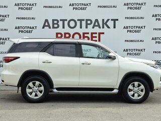 2020 Toyota Fortuner II Рестайлинг, белый, 2997000 рублей, вид 4