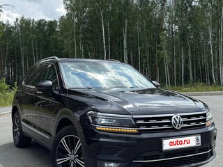 2017 Volkswagen Tiguan II, чёрный, 2700000 рублей, вид 3