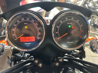 2010 Triumph Bonneville, белый, 650000 рублей, вид 4