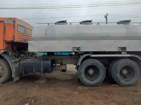 2010 КамАЗ 65115, оранжевый, 1000000 рублей, вид 3