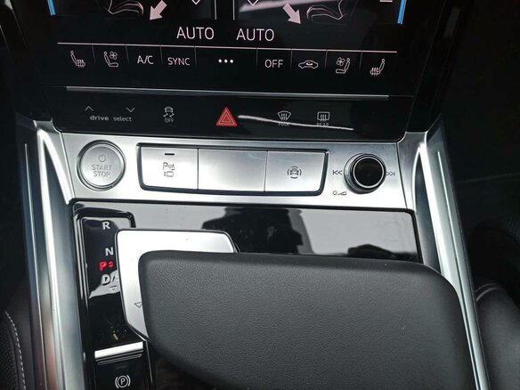 2019 Audi e-tron 55 I, серый - вид 14
