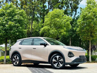 2026 Changan Qiyuan Q05 40.3 kWh II, серебристый, 1750206 рублей, вид 3