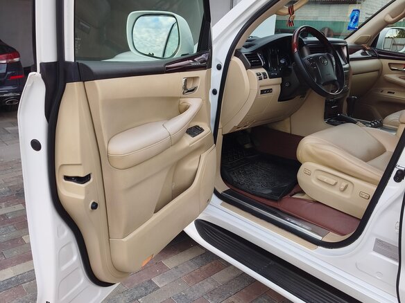 2008 Lexus LX 570 III, белый, 3150000 рублей - вид 18