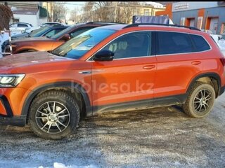 2021 Volkswagen Taos I, оранжевый, 3800000 рублей, вид 2