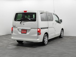 2011 Mitsubishi Delica D:3, белый, 1210000 рублей, вид 2