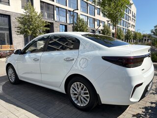 2017 Kia Rio IV, белый, 1350000 рублей, вид 5