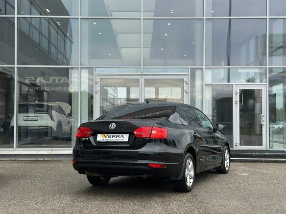 2012 Volkswagen Jetta VI, чёрный - вид 6