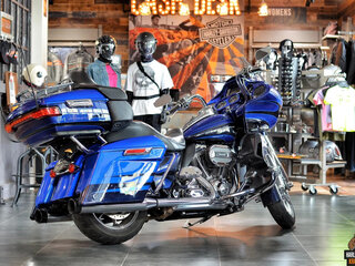 2015 Harley-Davidson CVO Road Glide Limited, синий, 1690000 рублей, вид 4