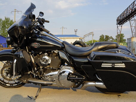 2013 Harley-Davidson Street Glide, чёрный, 1600000 рублей, вид 3