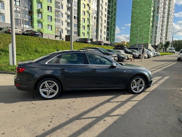 2017 Audi A4 V (B9), серый, 4000000 рублей - вид 3