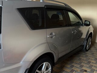 2010 Mitsubishi Outlander II Рестайлинг, серебристый, 1100000 рублей, вид 4