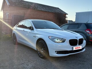 2011 BMW 5 серии Gran Turismo 530d xDrive VI (F10/F11/F07), белый, 2500000 рублей, вид 2