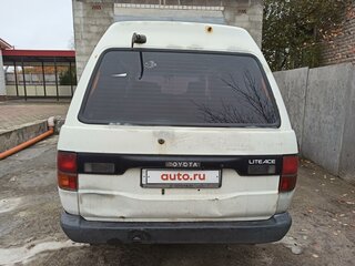 1992 Toyota Town Ace II Рестайлинг 2, белый, 180000 рублей, вид 2