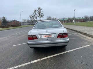 1997 Mercedes-Benz E-Класс 220 II (W210, S210), серебристый, 500000 рублей, вид 4