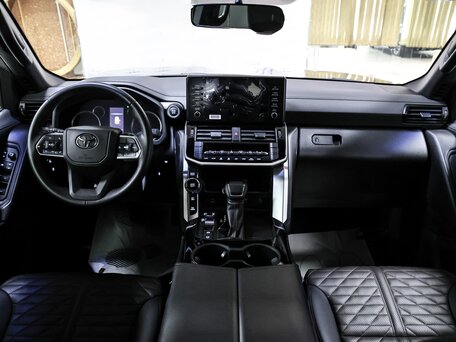 2022 Toyota Land Cruiser 300 Series, чёрный, 12990000 рублей, вид 5