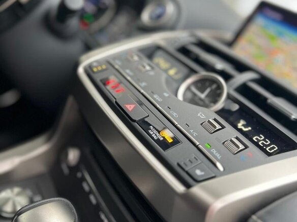 2019 Lexus NX 300h I Рестайлинг, белый, 4100000 рублей - вид 9