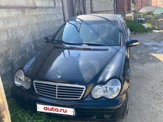 2001 Mercedes-Benz C-Класс 200 II (W203), чёрный, 530000 рублей, вид 1