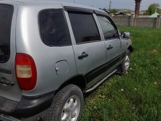 2004 Chevrolet Niva I, серебристый, 350000 рублей, вид 4