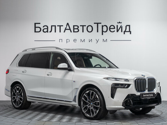 2026 BMW X7 40i I (G07) Рестайлинг, белый, 16350000 рублей - вид 5