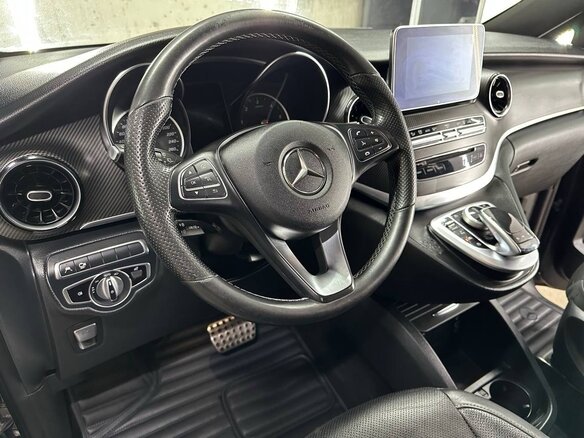 2019 Mercedes-Benz V-Класс Compact 300 d компактный III (W447) Рестайлинг, серый, 6500000 рублей - вид 1