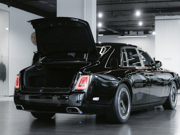 2021 Rolls-Royce Phantom VIII (Series I), чёрный, 45000000 рублей - вид 7