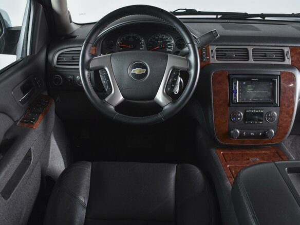 2012 Chevrolet Tahoe 6AT III, чёрный - вид 4