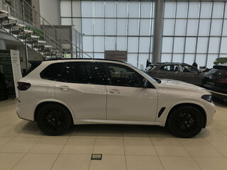 2022 BMW X5 30d IV (G05/G18), белый, 9350000 рублей, вид 4