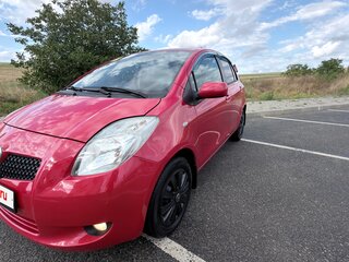 2008 Toyota Yaris II, красный, 700000 рублей, вид 1