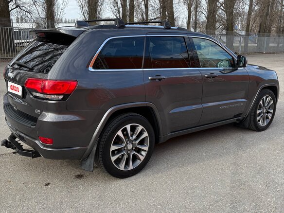 2017 Jeep Grand Cherokee IV (WK2) Рестайлинг, серый, 3150000 рублей - вид 1