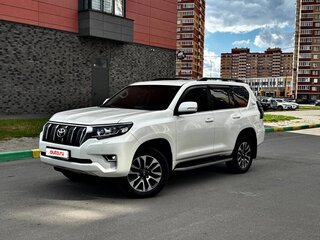 2018 Toyota Land Cruiser Prado 150 Series Рестайлинг 2, белый, 4700000 рублей, вид 1
