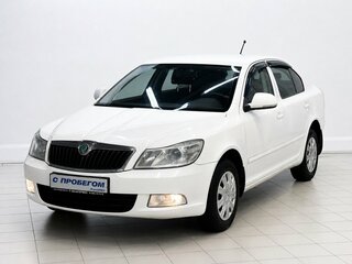 2012 Skoda Octavia II (A5) Рестайлинг, белый, 770000 рублей, вид 1
