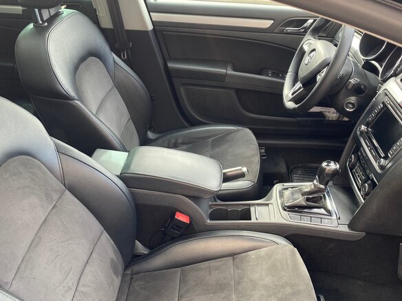 2014 Skoda Superb II Рестайлинг, чёрный - вид 23